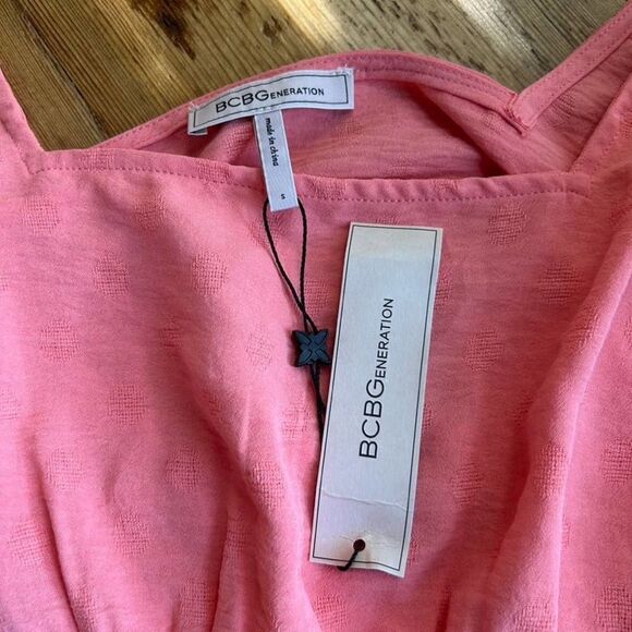 BCBGeneration Small Coral Pink Cropped Smocked Blouse Top Square Neck NWT New - Picture 6 of 10